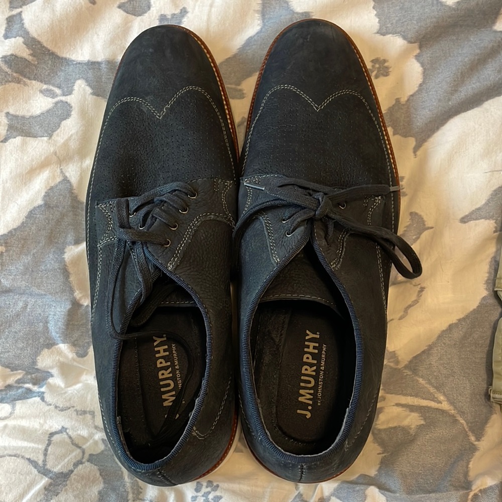 Men’s navy dress shoes